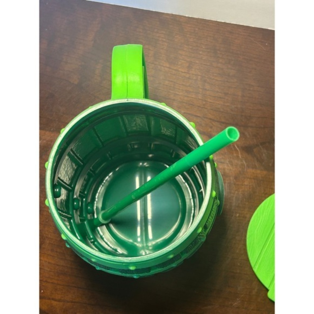St Patricks Day Green Barrel Mug Set of 2 Plastic Shamrock Beer Stein with Straw - Picture 14 of 14